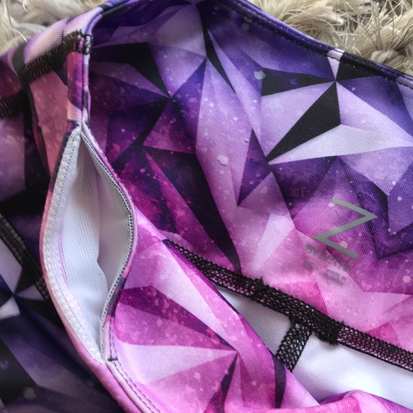 Zella Crop Excercise Leggings Capris Pants XS - Picture 4 of 4